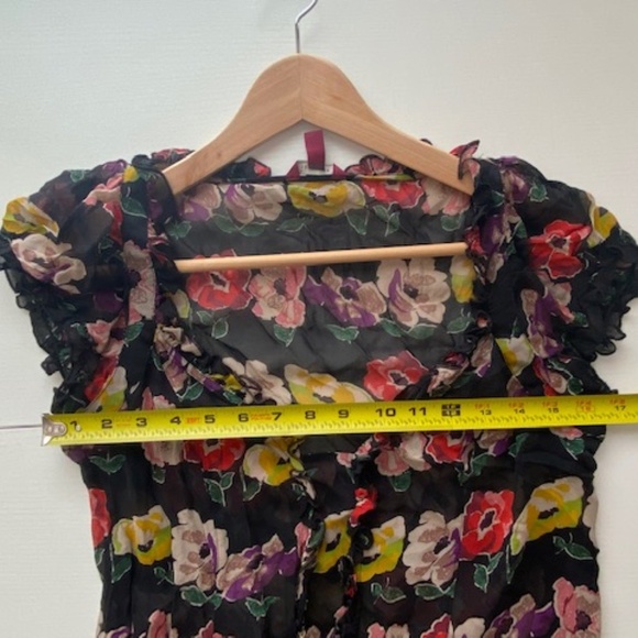 Ted Baker Silk Ruffled Blouse Black Floral Cap Sleeve Stretchy Boho Size 2 - Picture 12 of 13